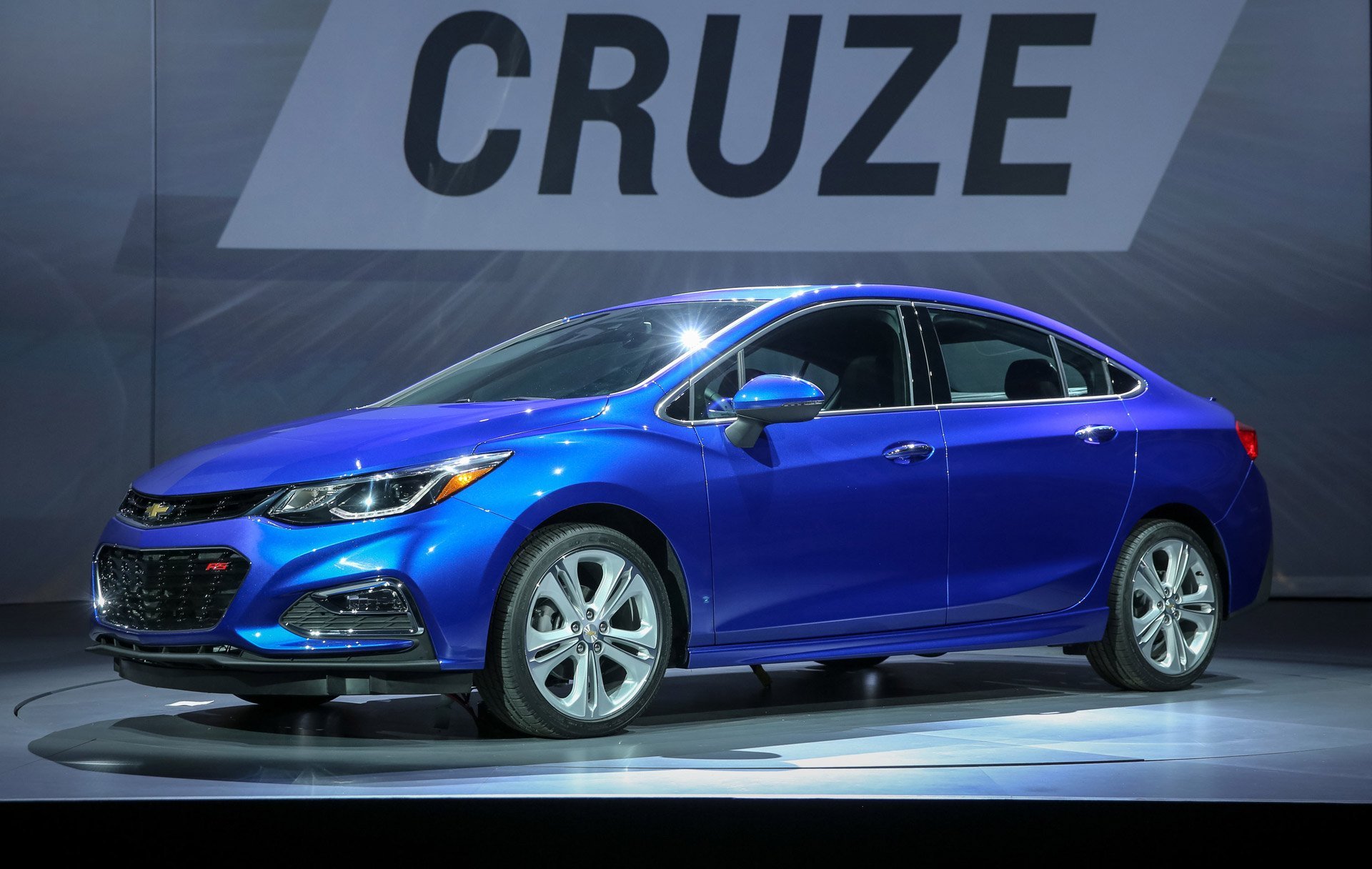 Озвучены цены на новый седан Chevrolet Cruze 2017