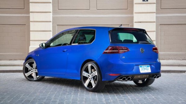 Цена на Volkswagen Golf R 2015