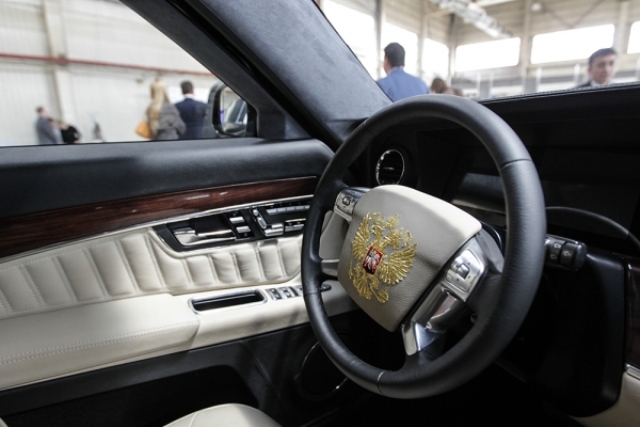Porsche и лимузины Путина