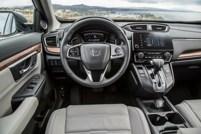 «Сервант хорош, но проплывёт мимо»: О ценнике и обновлениях новой Honda CR-V 2020 высказались в Сети